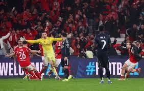 [NBA]科林斯活力十足 飞身暴扣势大力沉