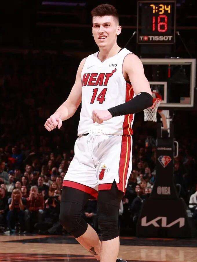 所展现出的 所展现出的